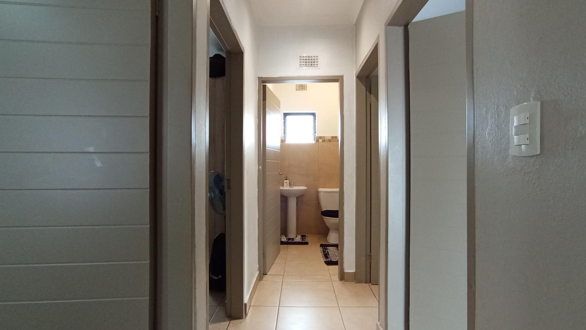 Spaces - 10 square meters of property in Andeon