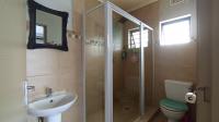 Main Bathroom - 5 square meters of property in Andeon