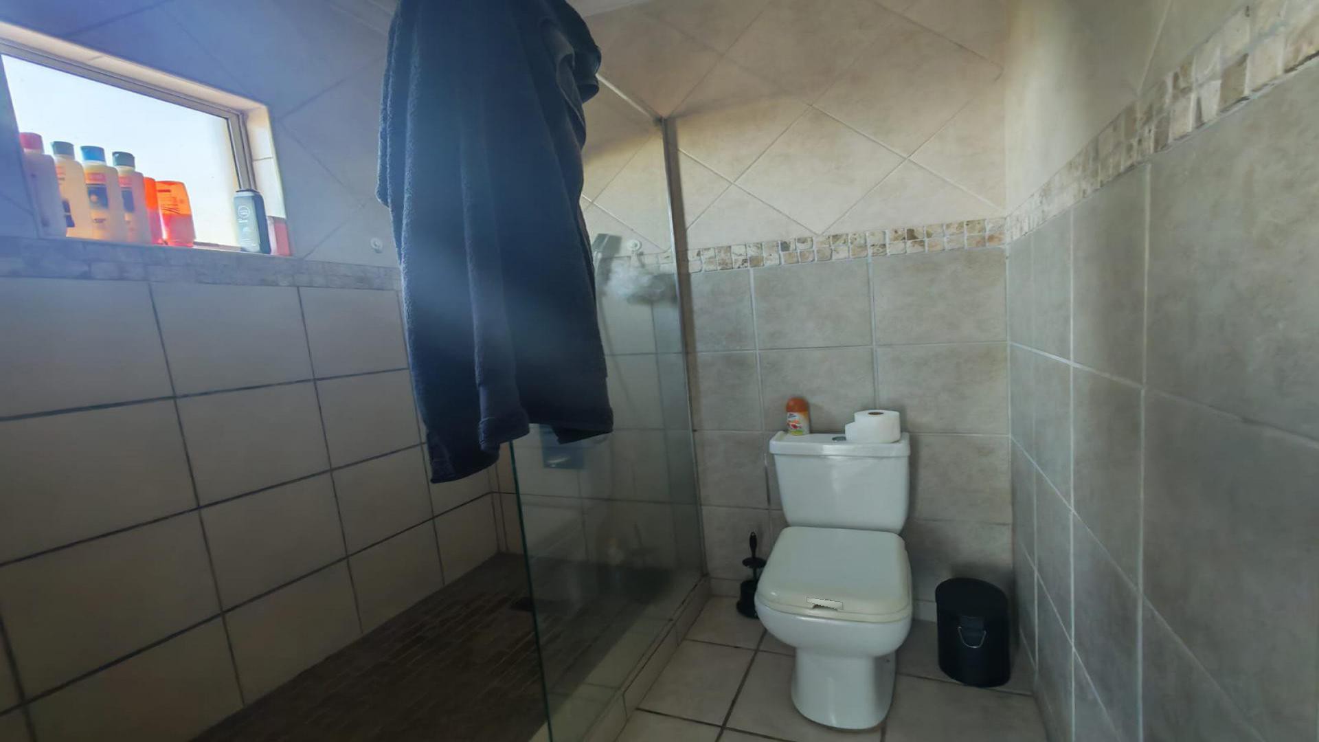 Bathroom 1 of property in Tongaat