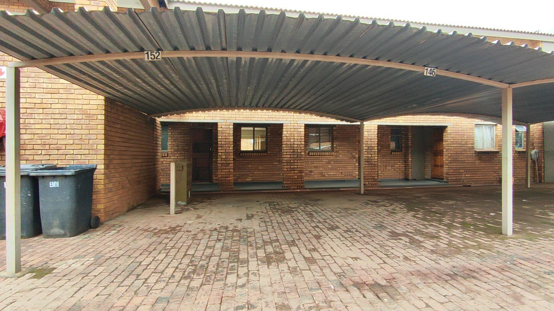 Front View of property in Krugersrus