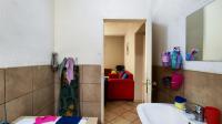 Bathroom 1 - 5 square meters of property in Krugersrus