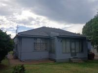 Front View of property in Primrose