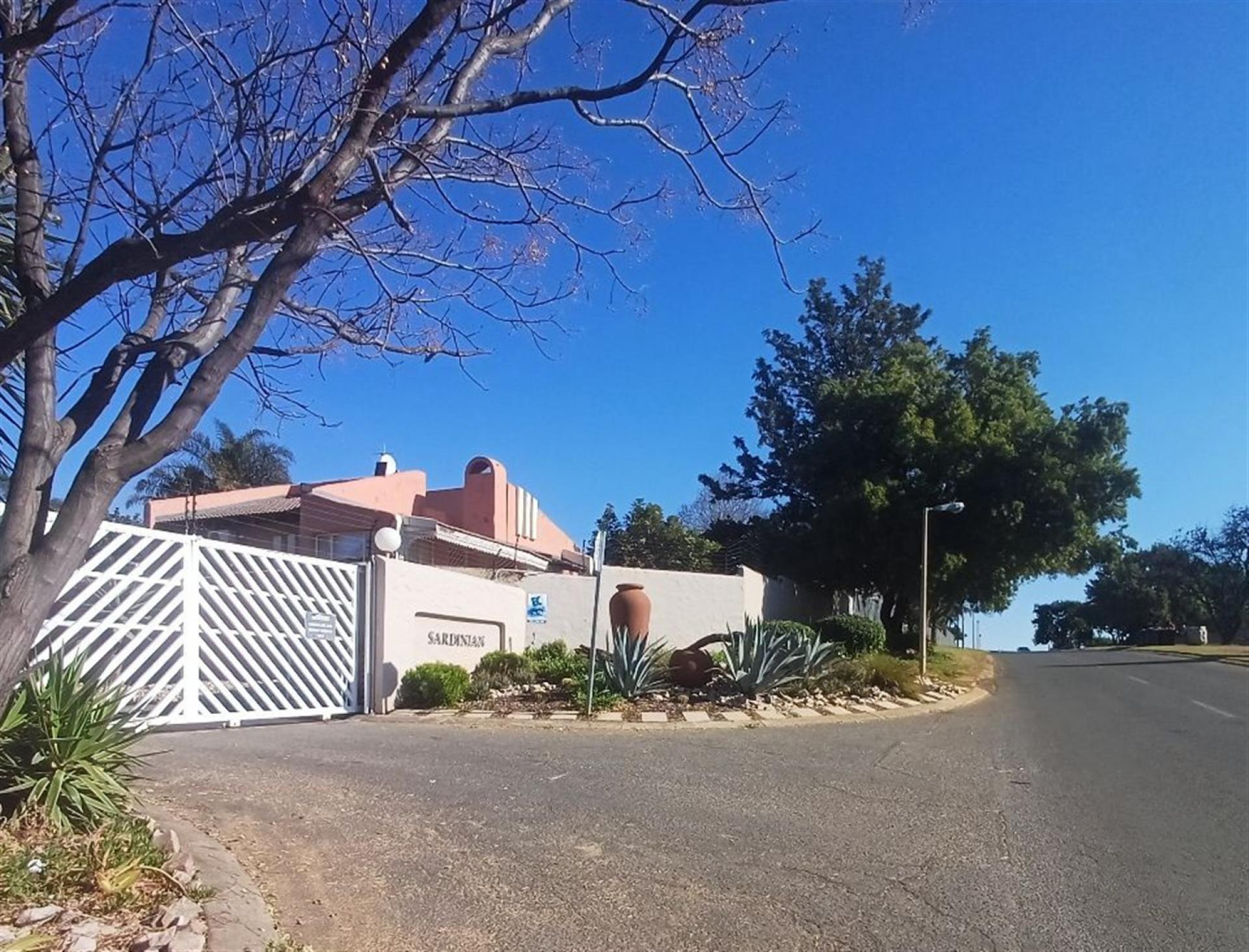 Front View of property in Wilgeheuwel 