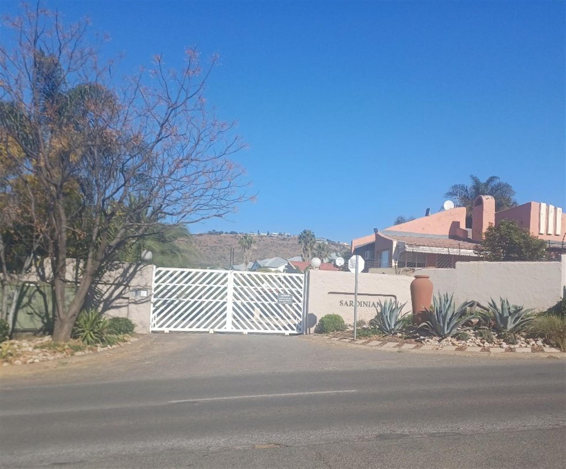 Front View of property in Wilgeheuwel 