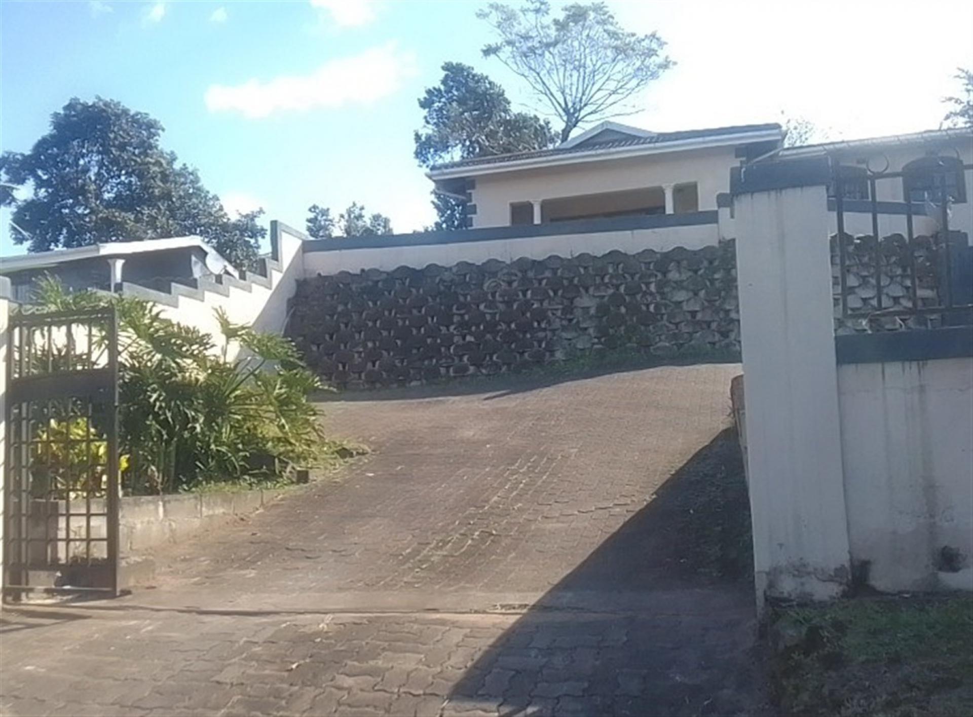 Front View of property in Kwandengezi