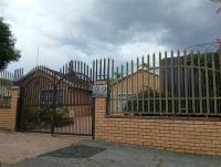 Front View of property in Primrose