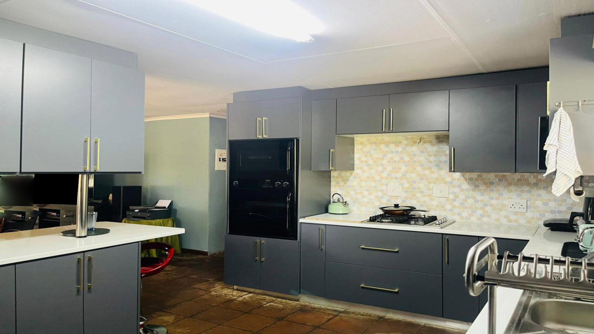 Kitchen of property in White River