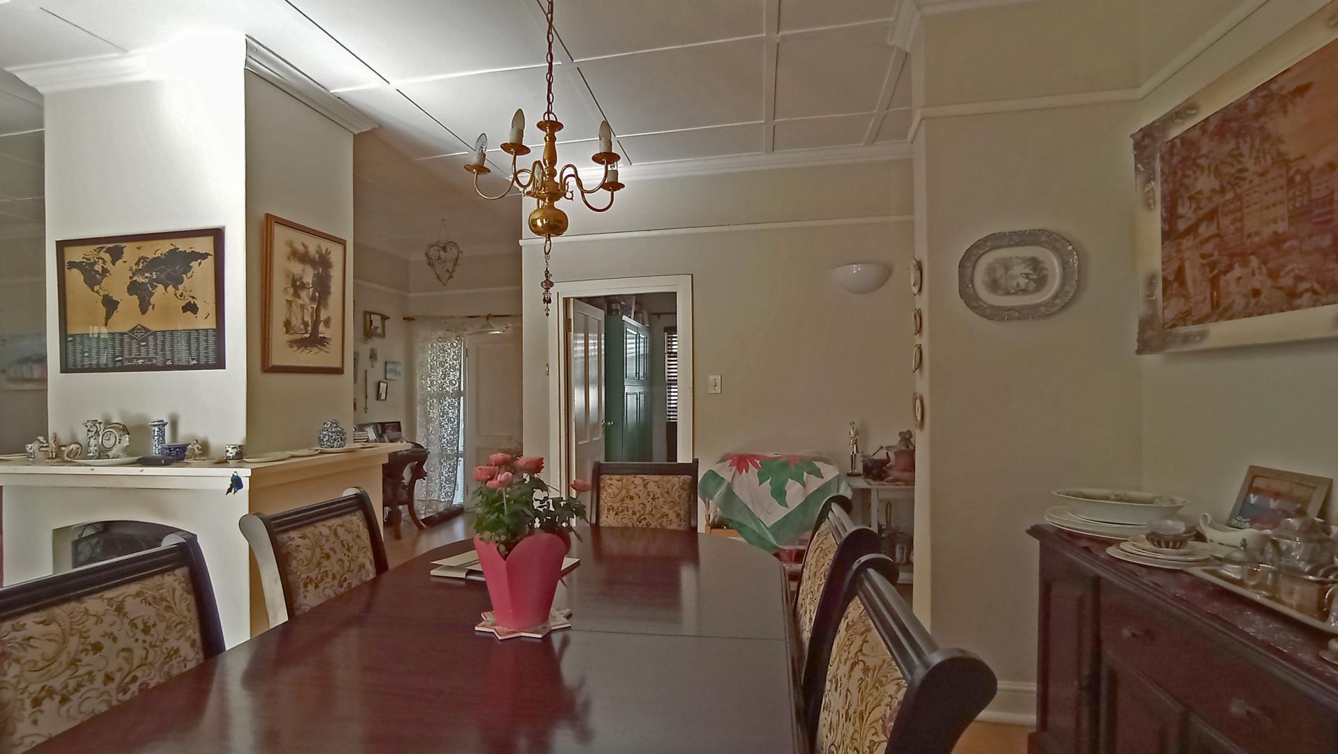 Dining Room - 12 square meters of property in Lone Hill