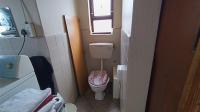 Main Bathroom - 7 square meters of property in Kraaifontein