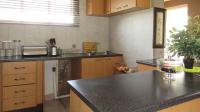 Kitchen - 8 square meters of property in Discovery