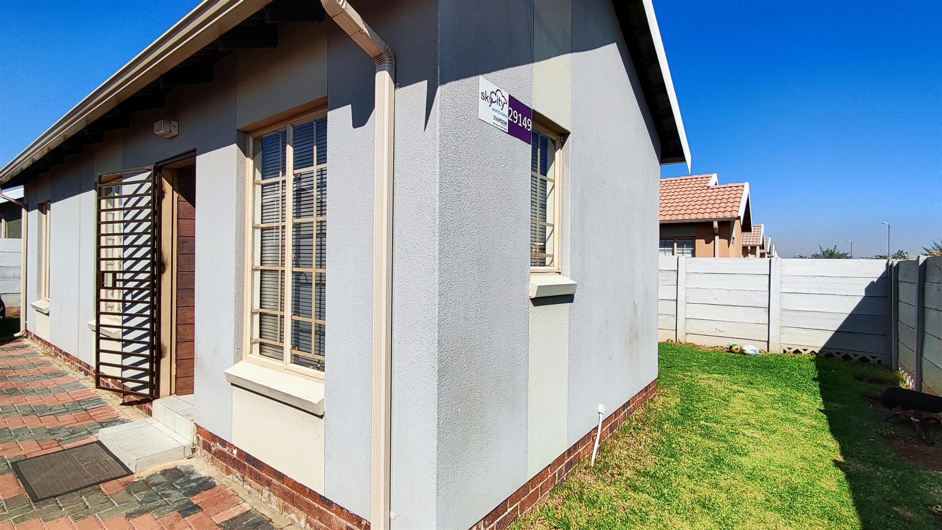 Front View of property in Palm Ridge