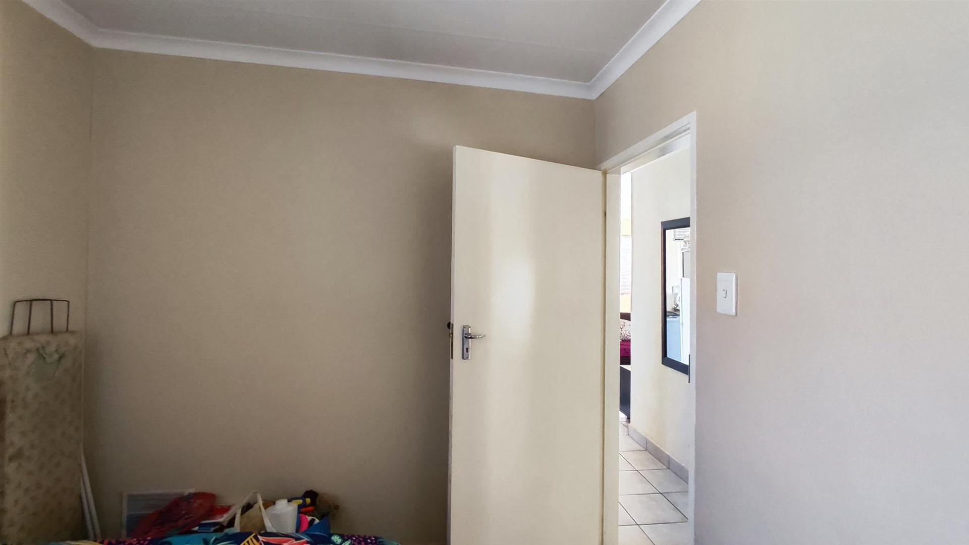 Bed Room 1 - 9 square meters of property in Palm Ridge