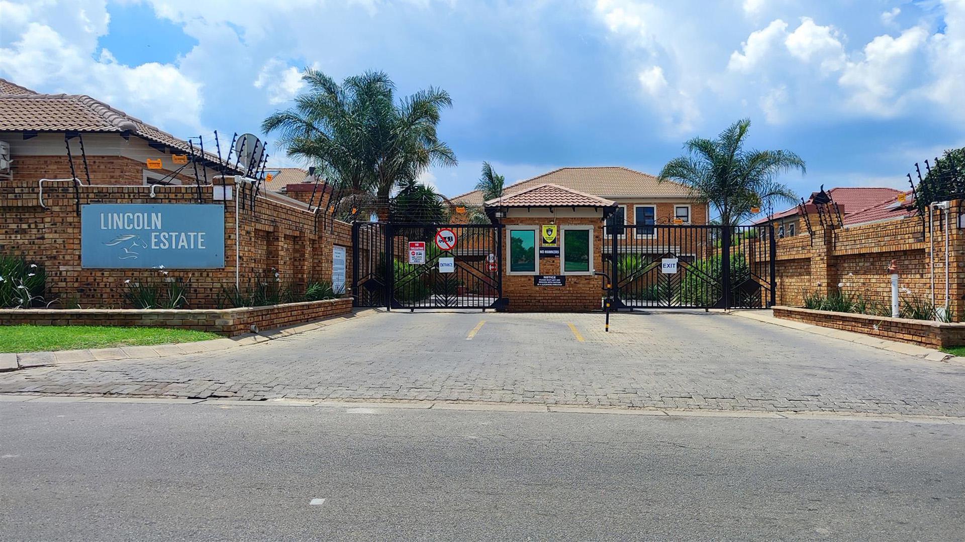 Front View of property in Newmarket Park