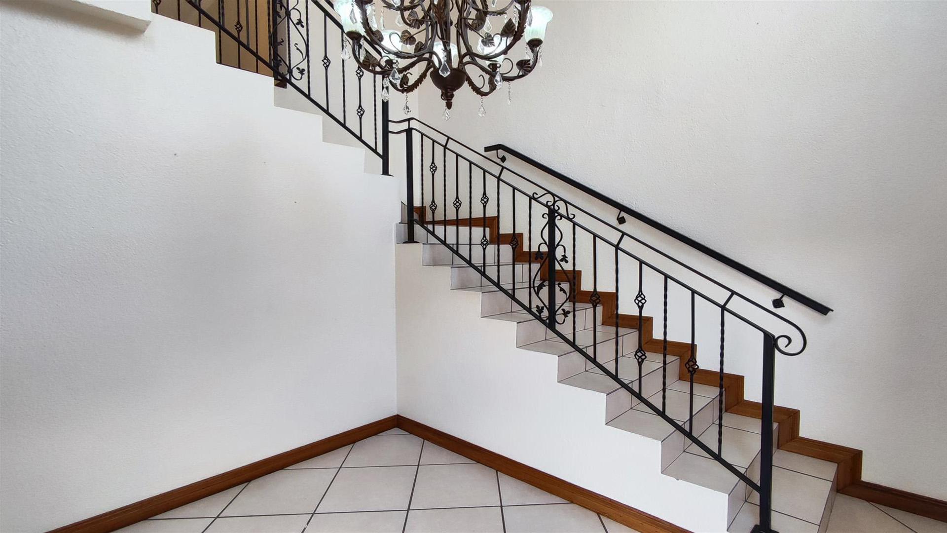 Spaces - 70 square meters of property in Newmarket Park