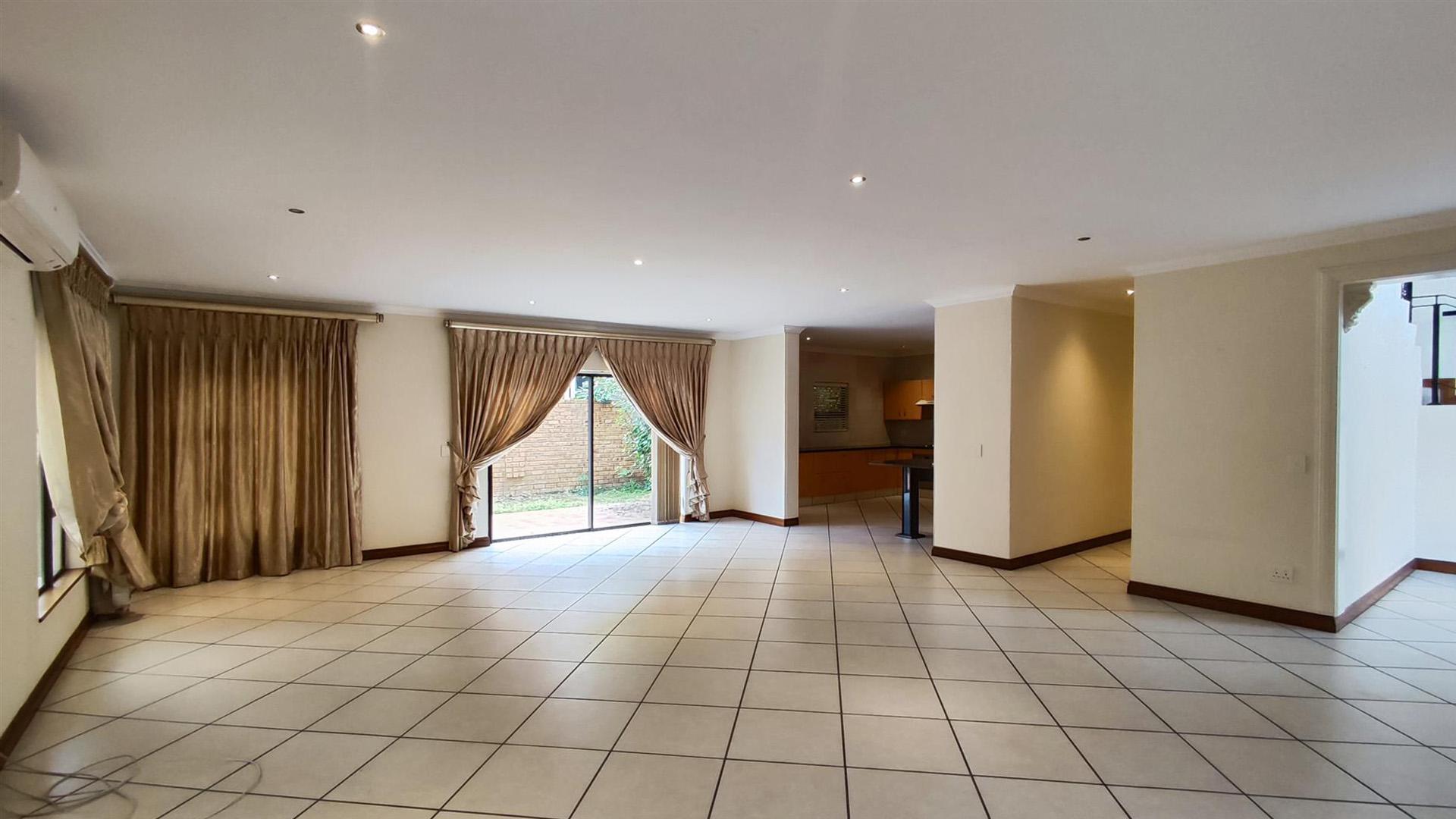 Lounges - 38 square meters of property in Newmarket Park