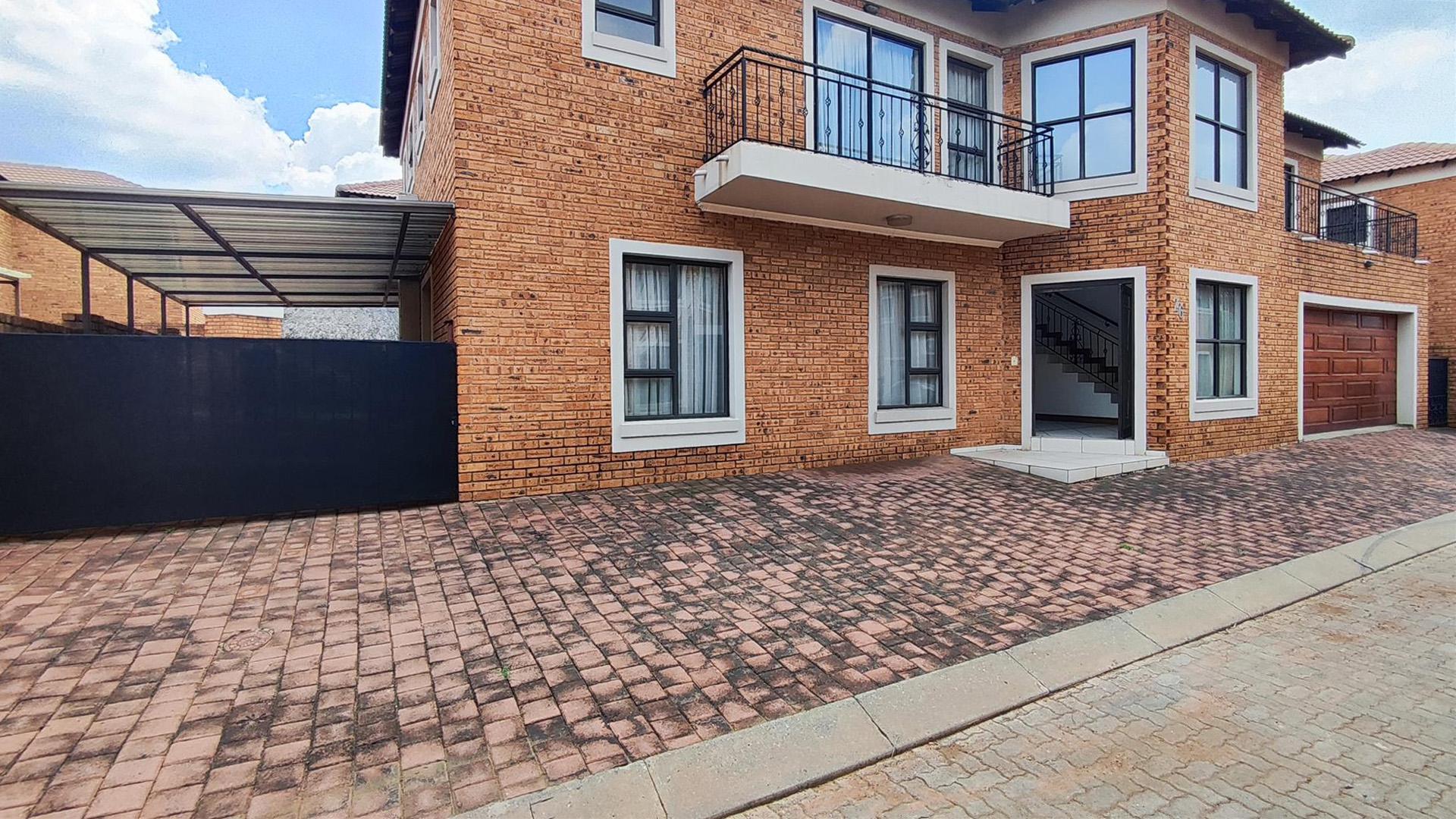 Front View of property in Newmarket Park