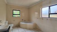 Bathroom 1 - 11 square meters of property in Newmarket Park
