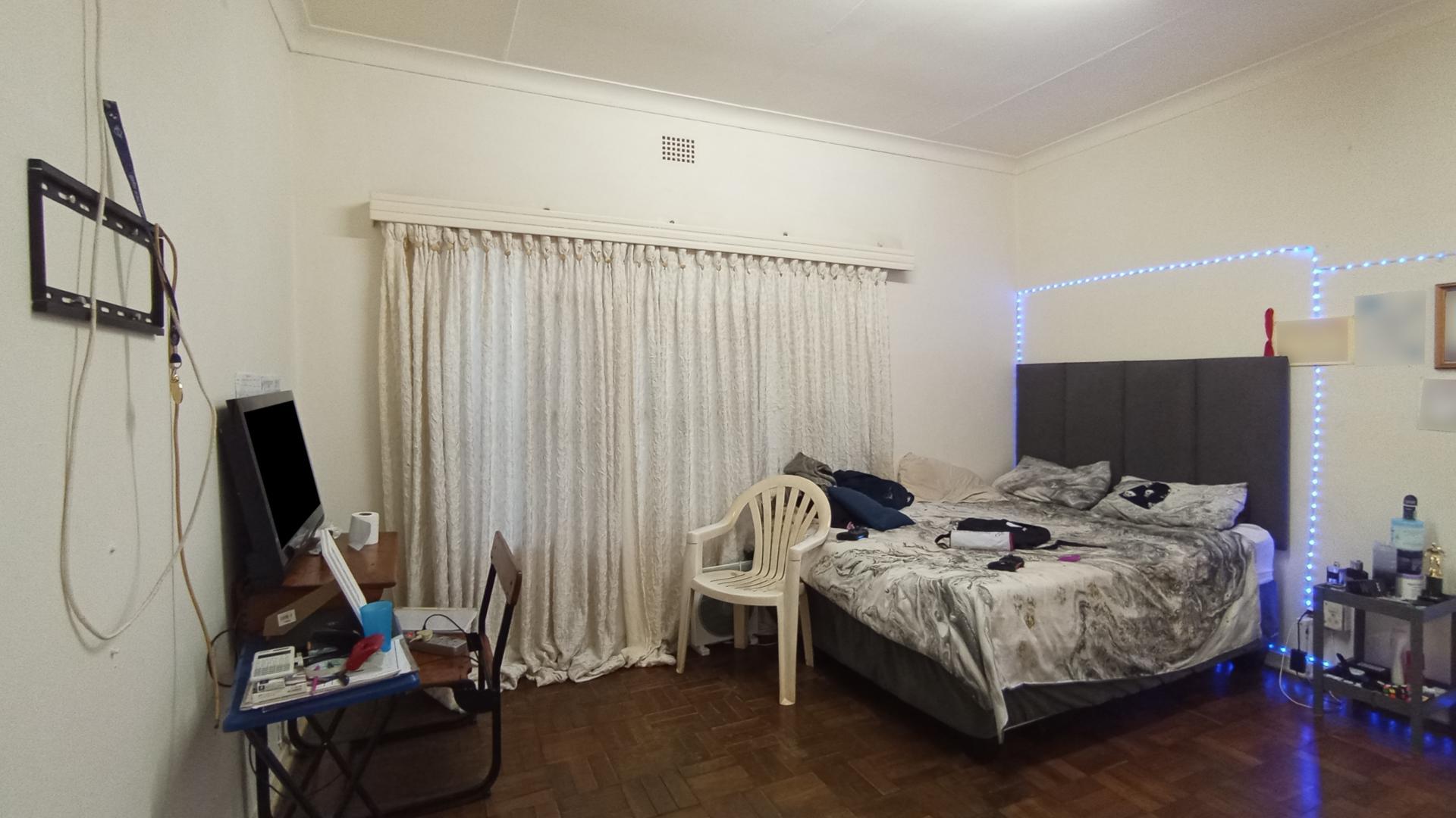 Bed Room 3 - 20 square meters of property in Sinoville