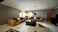Lounges - 59 square meters of property in Sinoville