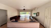 Lounges - 59 square meters of property in Sinoville