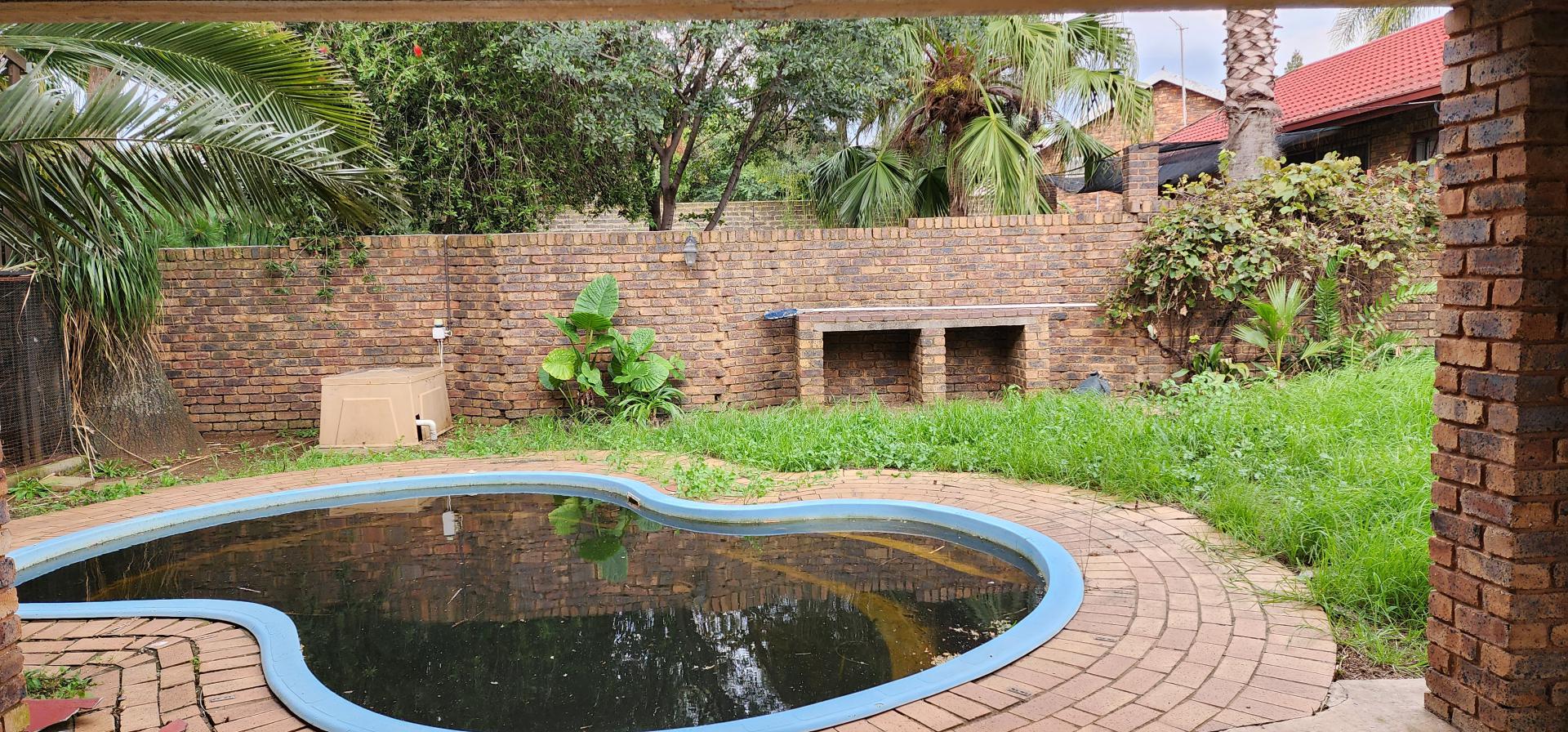 Swimming Pool of property in Garsfontein