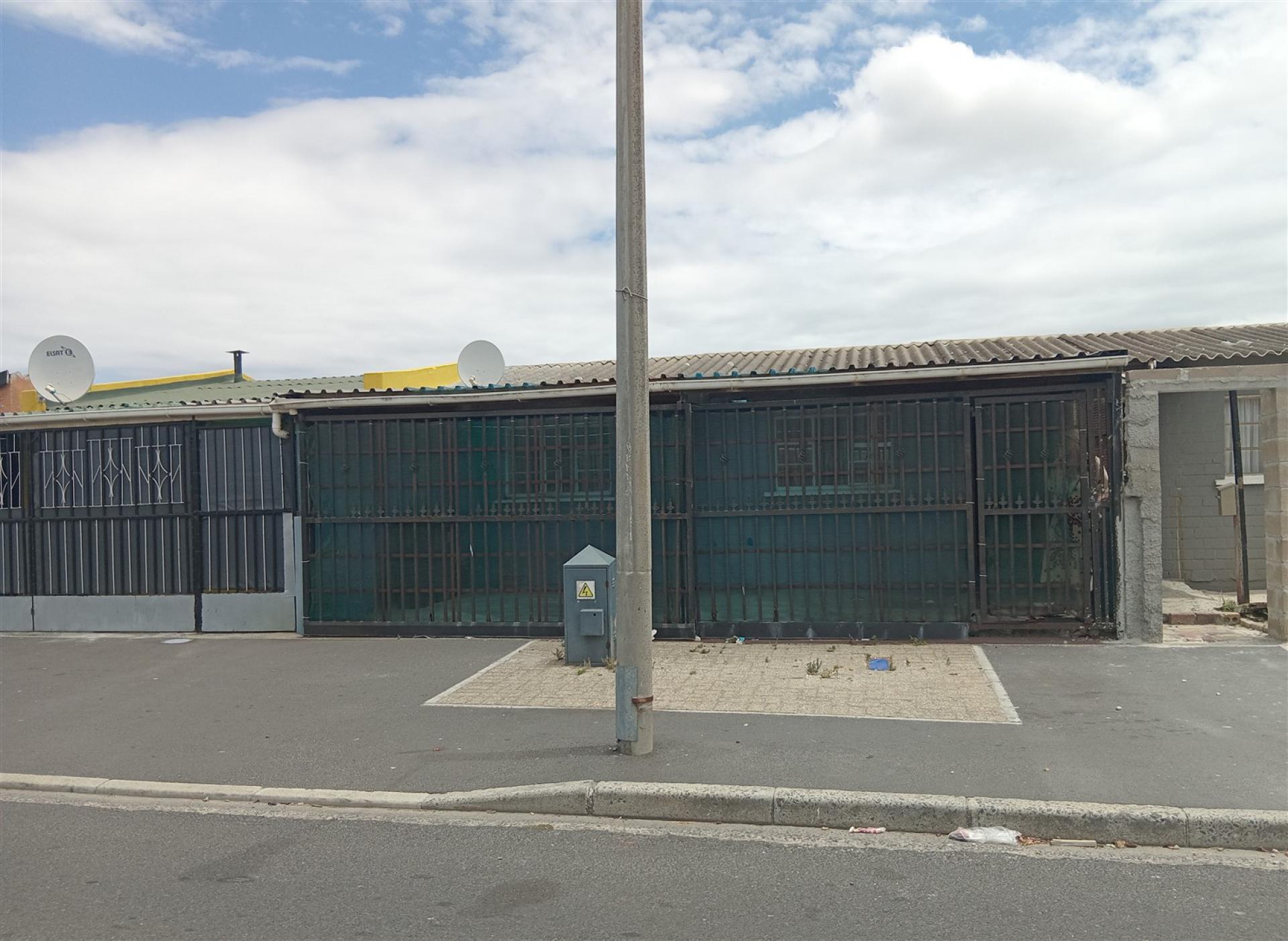 Front View of property in Hanover Park