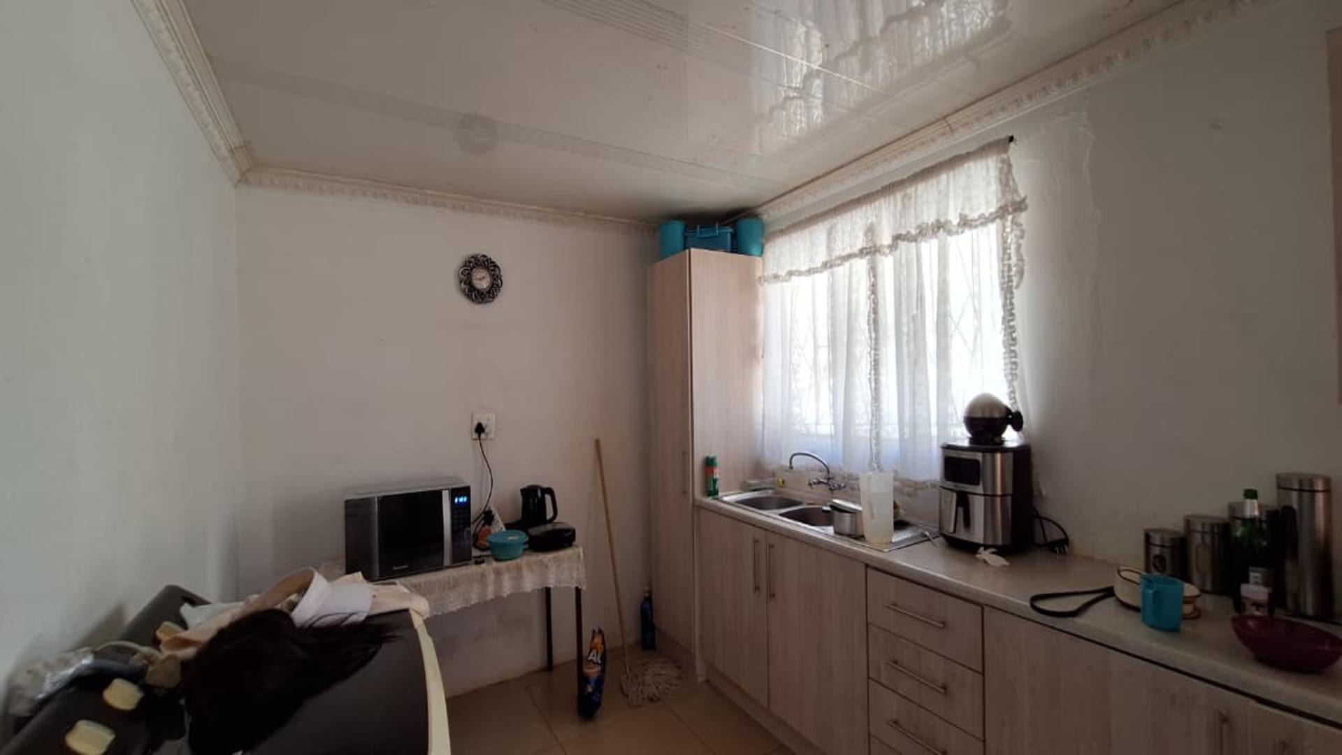 Kitchen - 17 square meters of property in Sebokeng