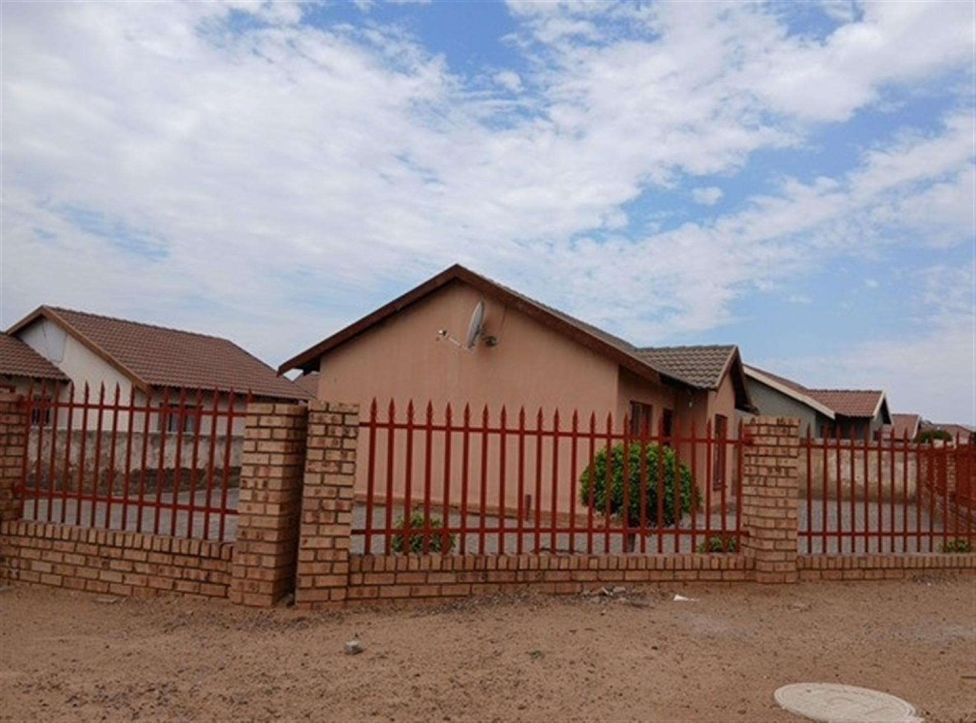 Front View of property in Tlhabane West