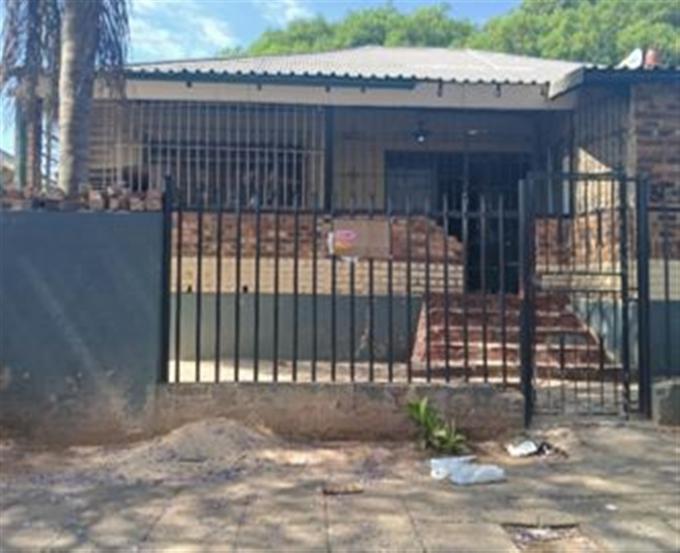 Standard Bank SIE Sale In Execution House for Sale in Bezuidenhout Valley - MR618254