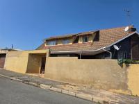 Front View of property in Orange Grove
