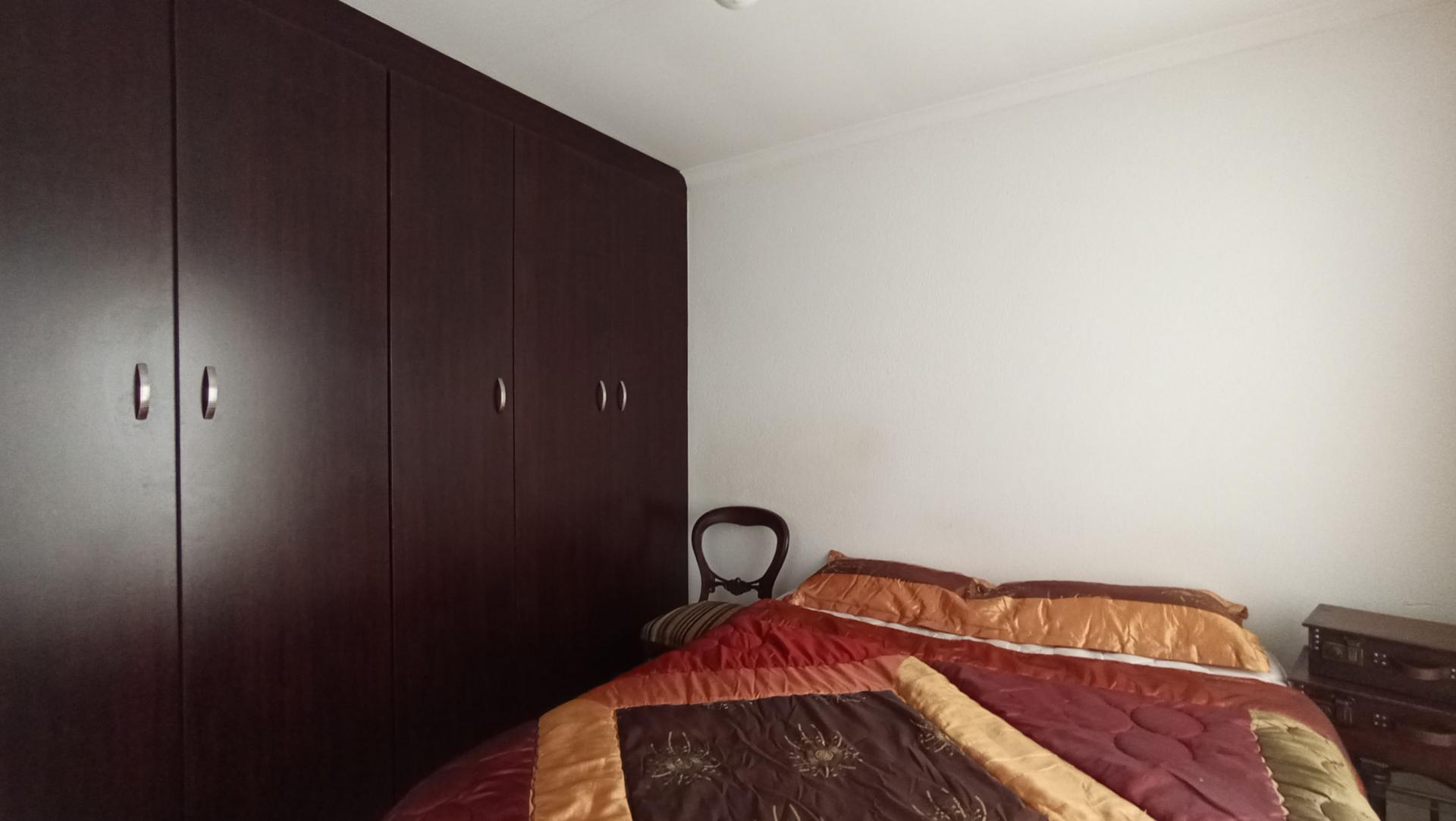 Main Bedroom - 11 square meters of property in Jukskei View