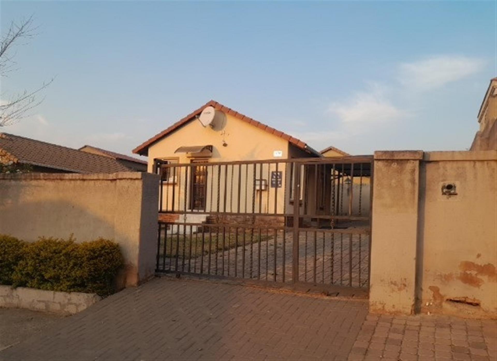 Front View of property in Cosmo City