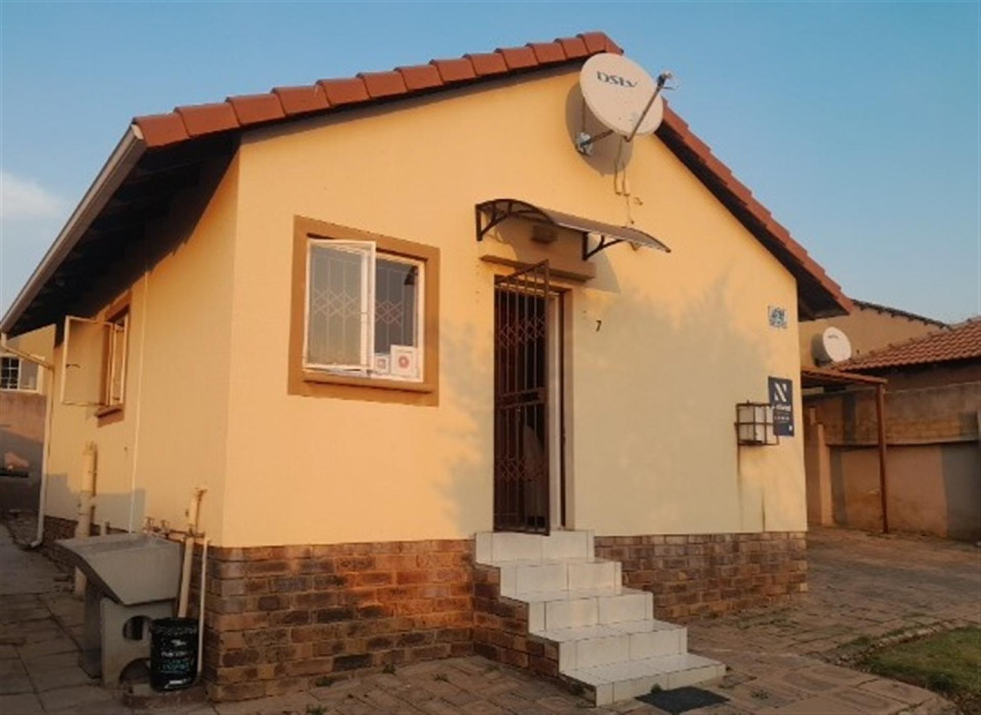 Front View of property in Cosmo City