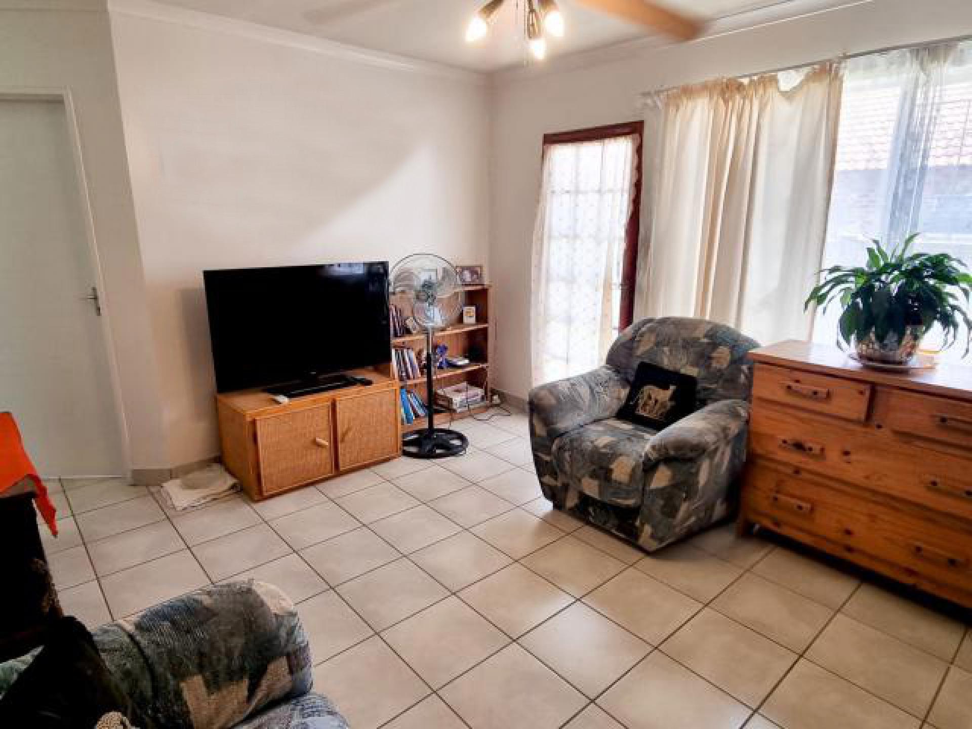 Lounges of property in Fleurdal