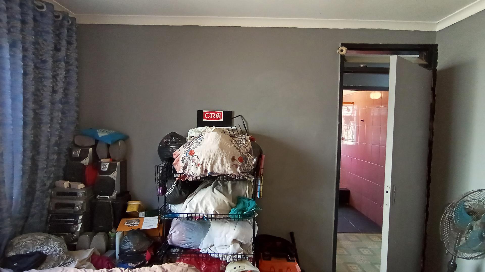 Bed Room 2 - 11 square meters of property in Trenance Manor