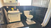 Bathroom 1 of property in Brackendowns