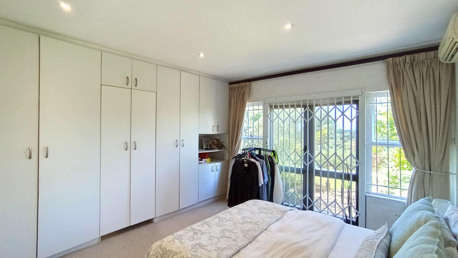 Main Bedroom - 23 square meters of property in Chiltern Hills