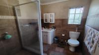 Bathroom 1 of property in Faerie Glen