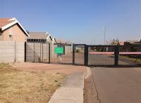 Front View of property in Palm Ridge