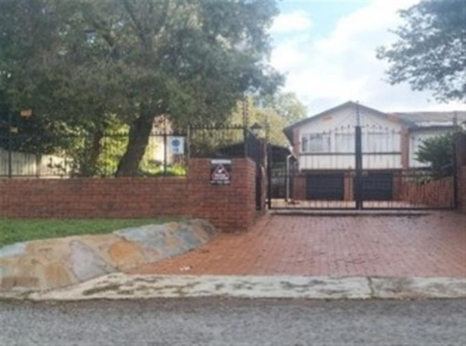 Standard Bank SIE Sale In Execution 3 Bedroom House for Sale in Florida Hills - MR618378
