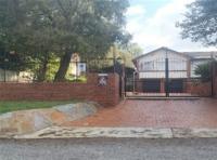 Front View of property in Florida Hills