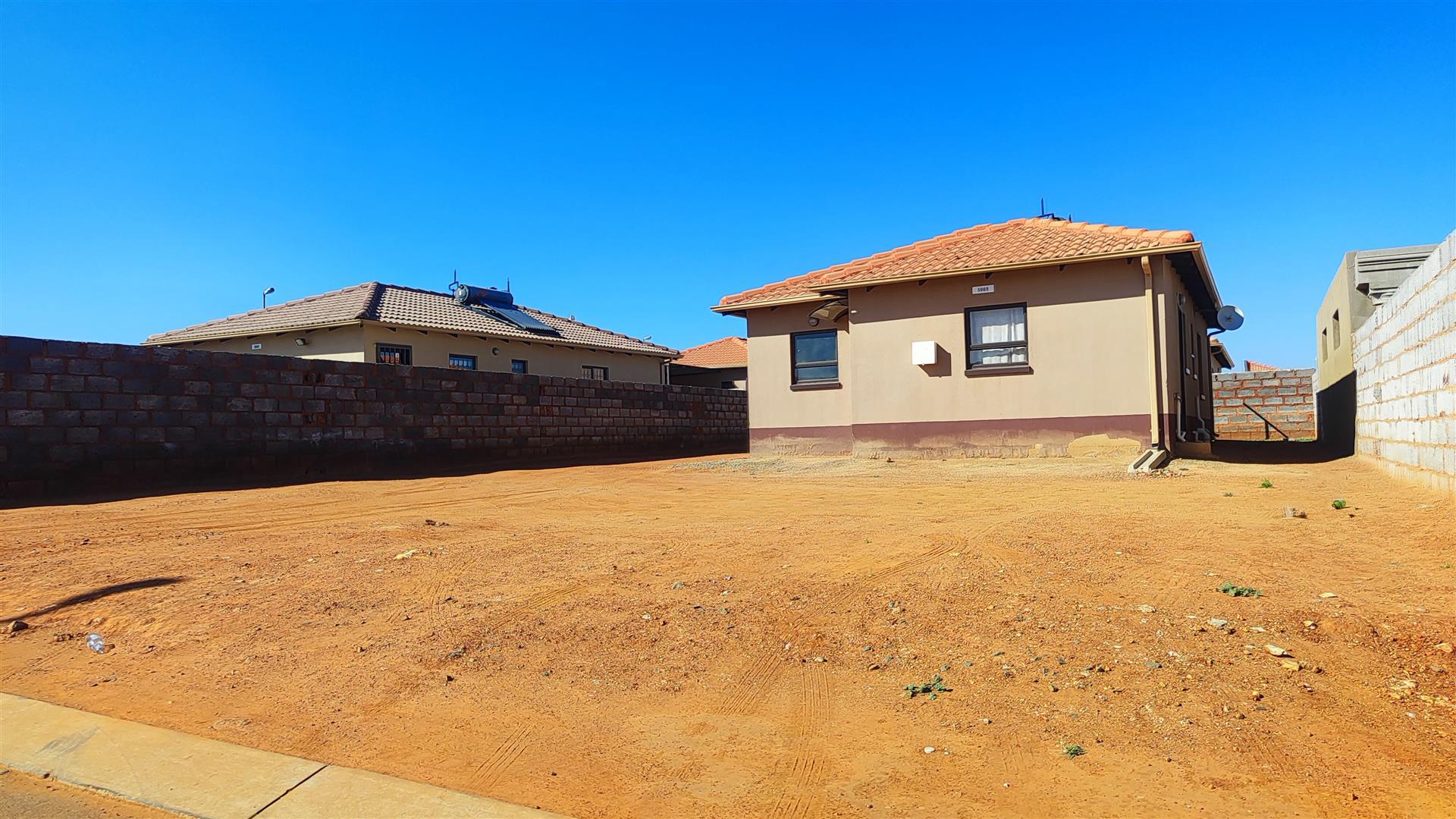 Front View of property in Dawn Park