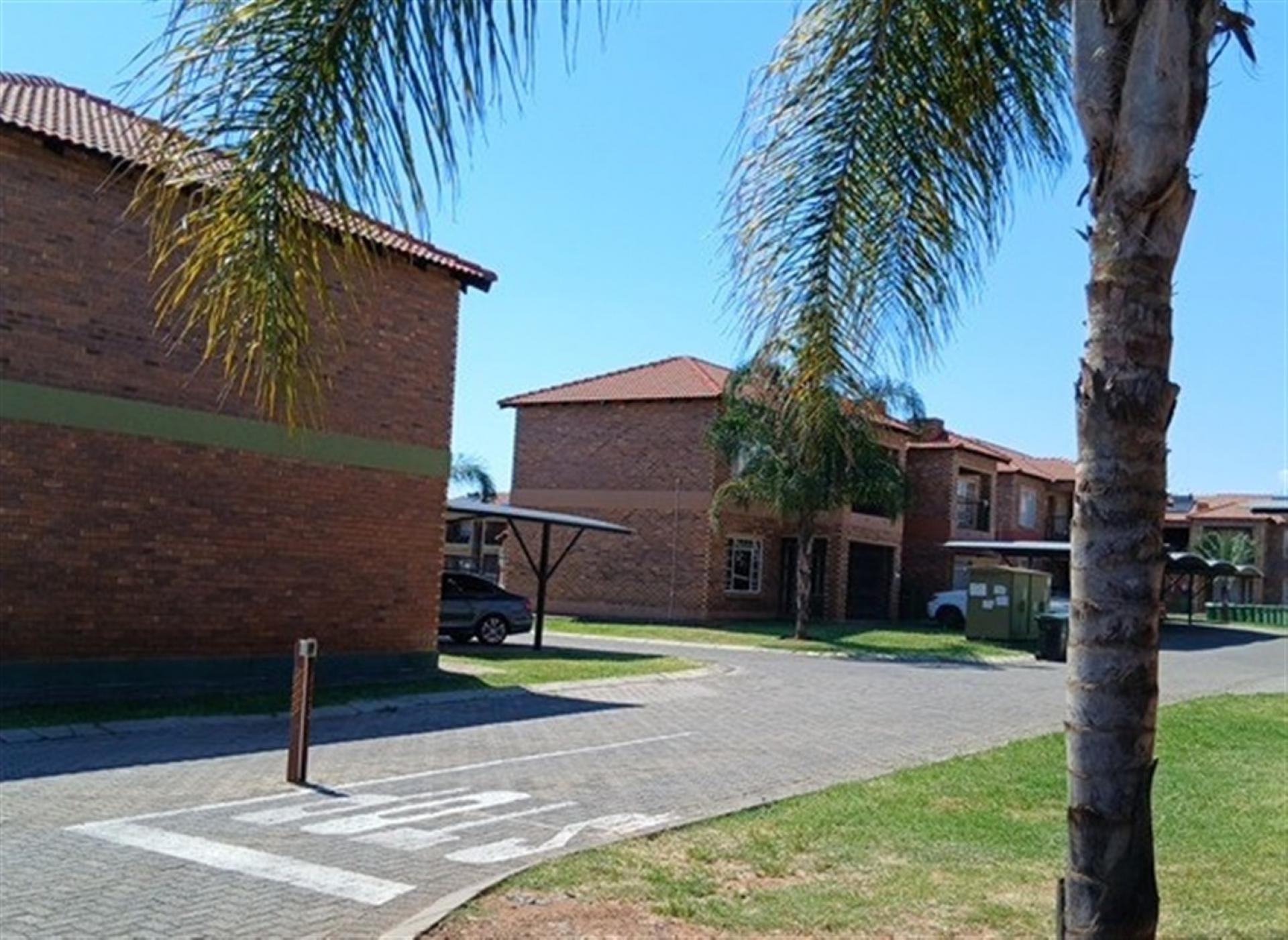 Front View of property in Waterval East