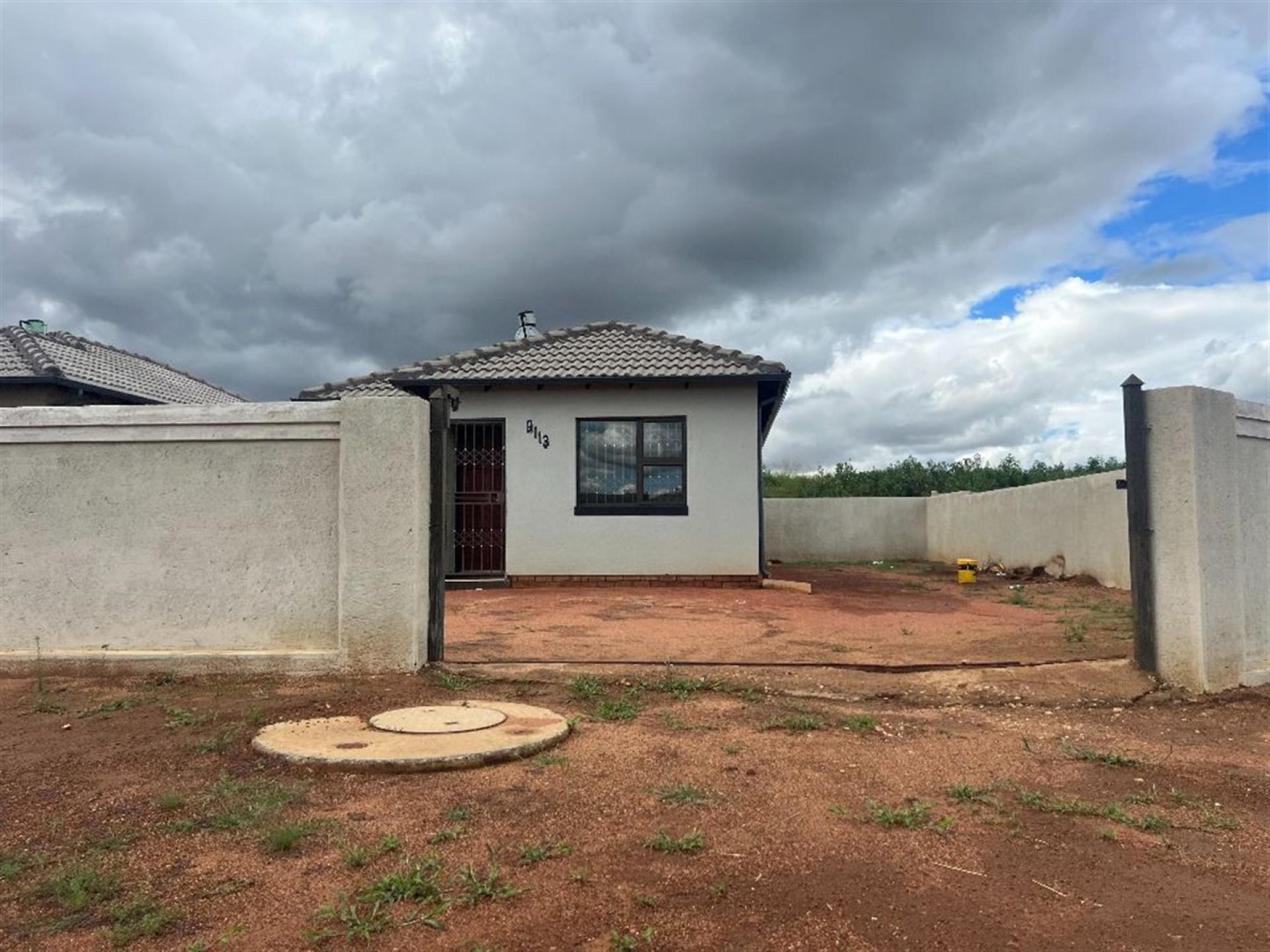 Front View of property in Soshanguve