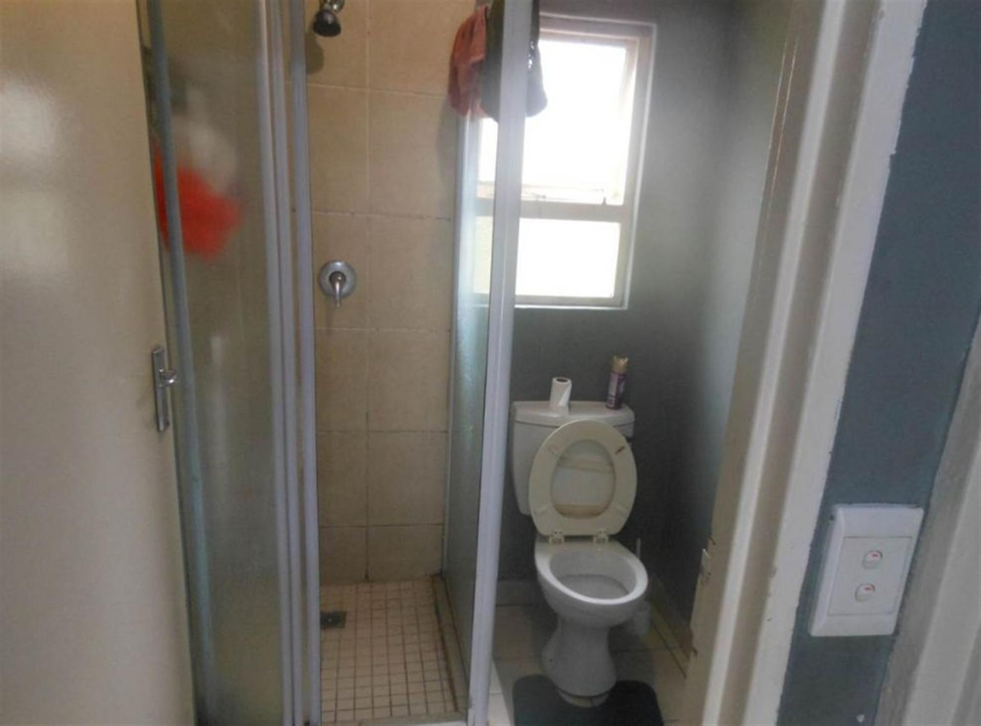 Bathroom 2 of property in Raisethorpe