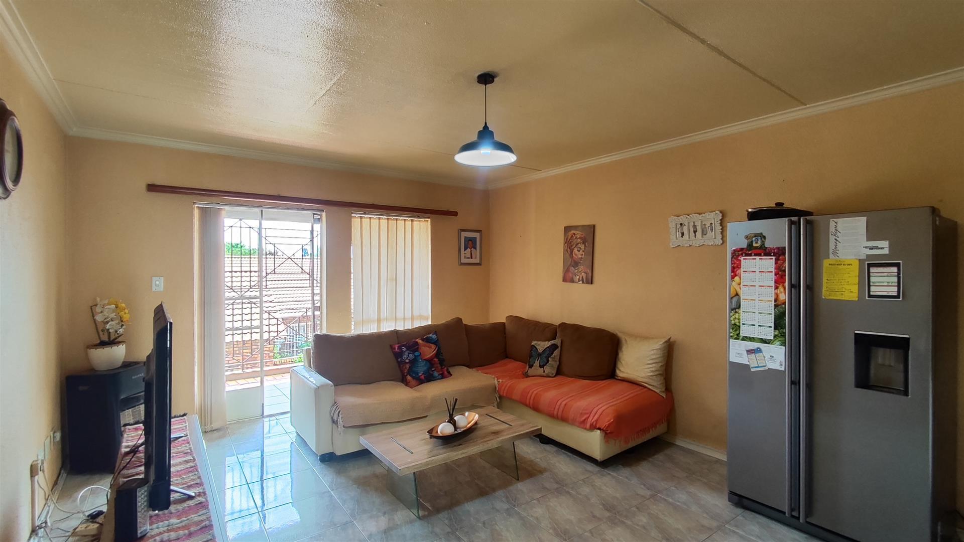 Lounges - 18 square meters of property in Randhart