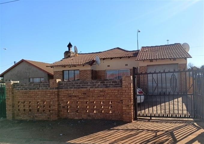 Standard Bank SIE Sale In Execution House for Sale in Mohlakeng - MR618422