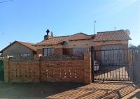 Front View of property in Mohlakeng