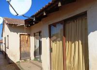 Front View of property in Mohlakeng