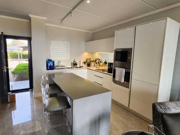 2 Bedroom Sectional Title for Sale For Sale in Kempton Park - MR618427